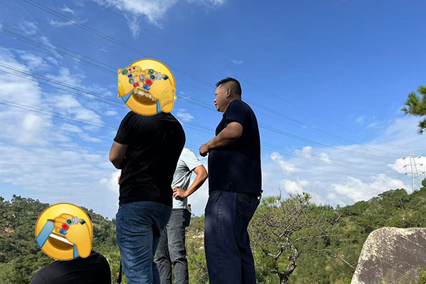 罗纳勘察地形寻龙脉